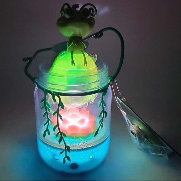 NWT Disney Parks Tiana’s Bayou Adventure Wearable Interactive Ray Firefly Tiana - Picture 2 of 4
